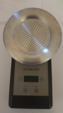 Contrôle de l'environnement du cheval : recherche de moisissures et de levures dans l'air,les aliments, les litières et les batiments. Contrôle de l'environnement du cheval : recherche de moisissures et de levures dans l'air,les aliments, les litières et les batiments.